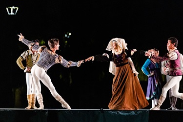 dancers dancing